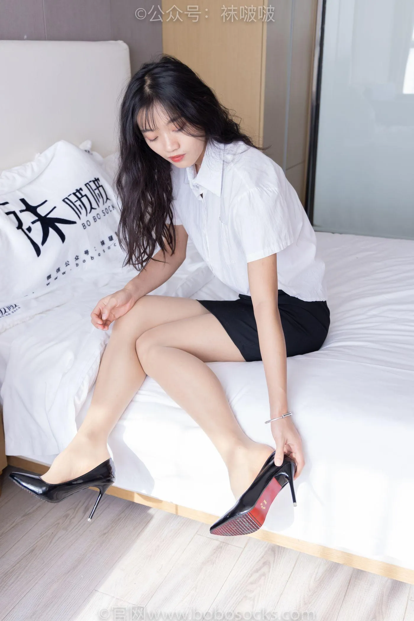 [BoBoSocks袜啵啵]NO.071 涵涵-OL制服、高跟鞋、肉丝 [145P]插图3